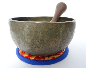 Large Antique 7" Thadobati Tibetan Singing Bowl Hand Hammered Himalayan Note D4