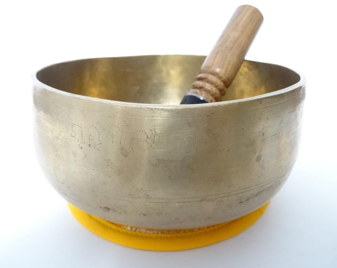 Antique, Tibetan Singing Bowl, Remuna, Himalayan Meditation, Sound Therapy, Healing, Note F3 Heart