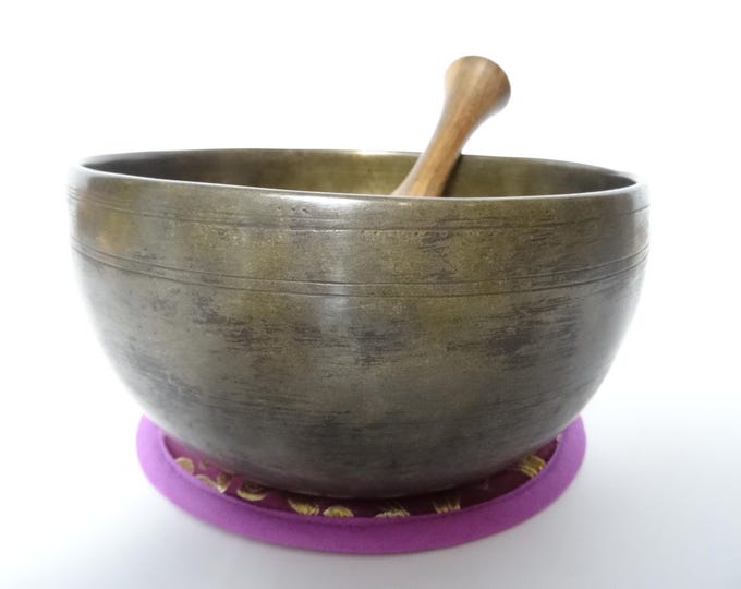 Antique Thadobati Tibetan Singing Bowl Hand Hammered Himalayan Meditation Sound Therapy A#3