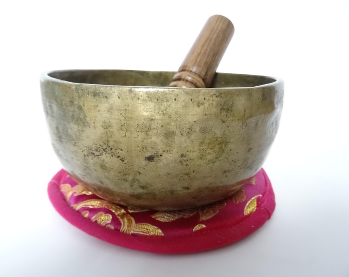 Antique Thadobati Cup Tibetan Singing Bowl Hand Hammered Himalayan Note G#4 Throat