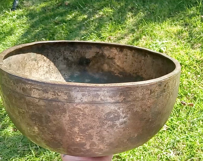 Antique Ancient Tibetan Singing Bowl | Large Jambati 11.5" | Hand Hammered | Himalayan Meditation | Sound Therapy | Healing Yoga | Note D3