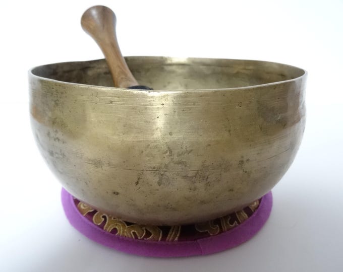 Antique Thadobati Tibetan Singing Bowl Hand Hammered Himalayan Meditation Sound Therapy F3