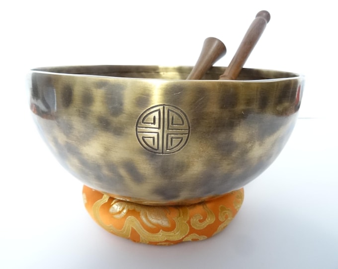 Full Moon Tibetan Singing Bowl: 9" D#3 Note, Sound Therapy Sacral Chakra
