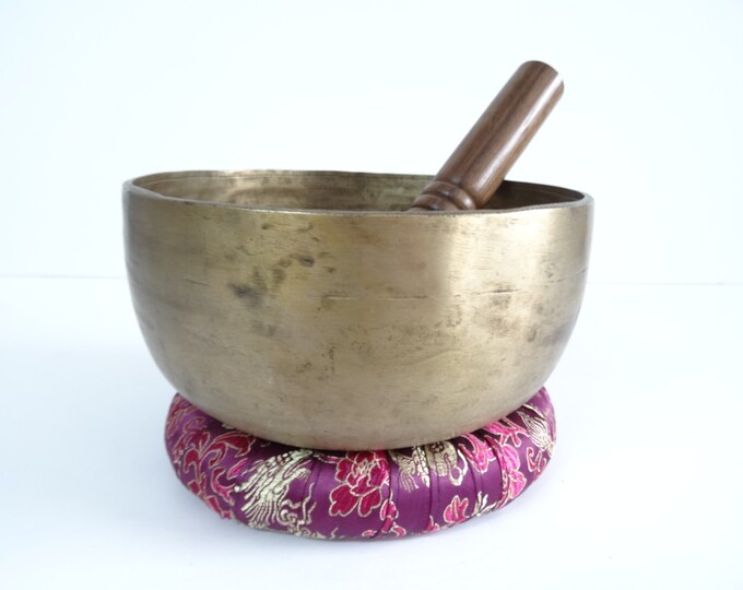 Large Antique Thadobati, Tibetan Singing Bowl, Hand Hammered, Himalayan, Sound Therapy, Yoga Meditation, Note G#3