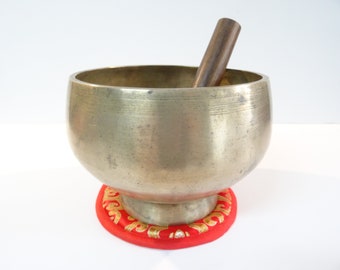Antique Naga Pedestal Singing Bowl: Himalayan Sound Therapy, Note C4