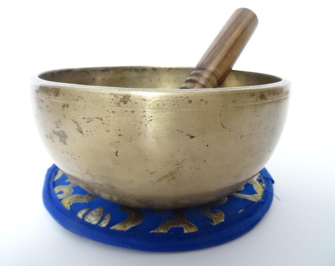 Antique Thadobati Tibetan Singing Bowl Hand Hammered Himalayan Meditation Sound Therapy E4