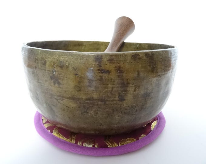 Antique Thadobati, Tibetan Singing Bowl, Hand Hammered, Himalayan, Sound Therapy, Yoga Meditation, Note B3