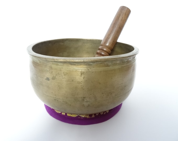 Antique Tibetan Singing Bowl Hand Hammered Himalayan Sound therapy Healing Large Tantrik Bowl Note D#4
