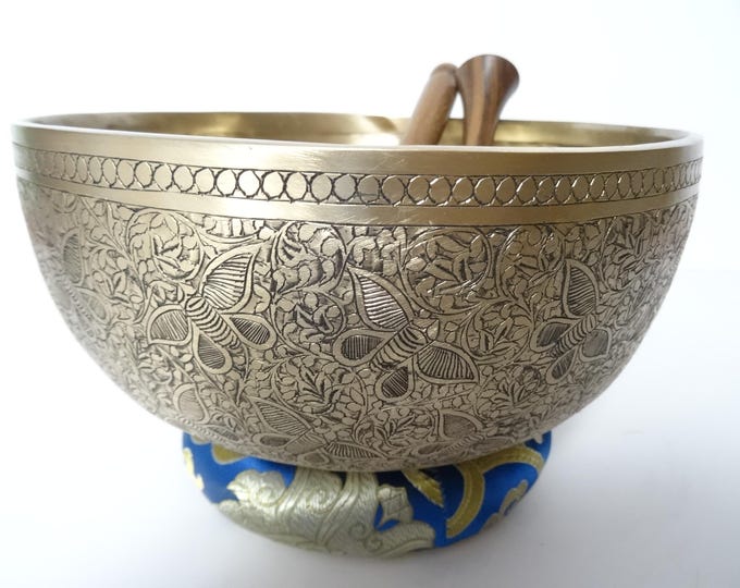 9.25" Hand Carved Tibetan Singing Bowl: Handmade Sound Therapy, Note C3 Root