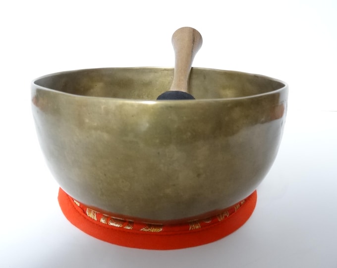 Antique Thadobati Tibetan Singing Bowl Hand Hammered Himalayan Sound Therapy G#3