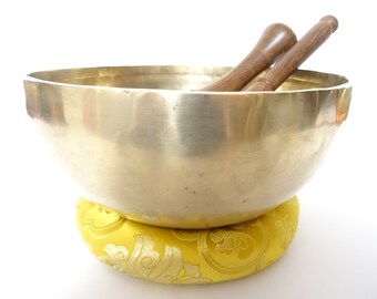 8.75" Large, New Sound Therapy, Tibetan Singing Bowl, Hand Made, Healing, Note D3, Sacral