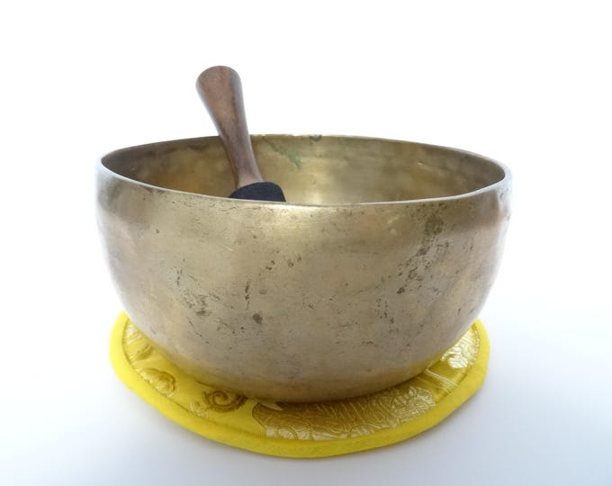 Antique Thadobati Tibetan Singing Bowl Hand Hammered Himalayan Meditation Sound Therapy F#3