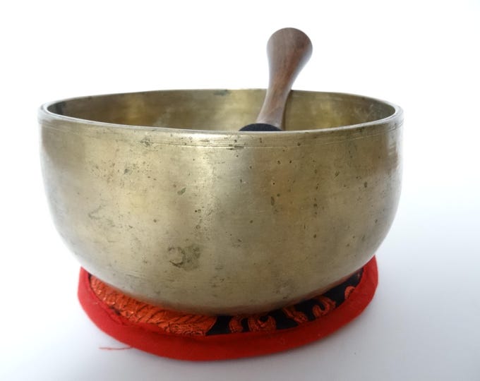 Antique, Tibetan Singing Bowl, Remuna, Himalayan Meditation, Sound Therapy, Healing, Note A#3