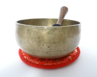 Antique, Tibetan Singing Bowl, Remuna, Himalayan Meditation, Sound Therapy, Healing, Note A#3