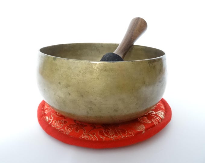 Antique, Tibetan Singing Bowl, Remuna, Himalayan Meditation, Sound Therapy, Healing, Note A#3