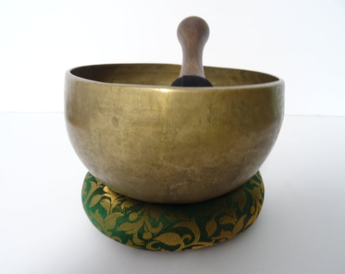 Large Antique Thadobati Tibetan Singing Bowl Hand Hammered Himalayan Therapy Quality Note G#3