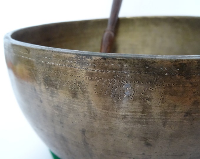Massive Inscribed Antique Thadobati Tibetan Singing Bowl Hand Hammered Himalayan Sound Therapy Note E3