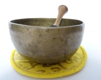 Antique Thadobati Tibetan Singing Bowl Hand Hammered Himalayan Meditation Sound Therapy C#4