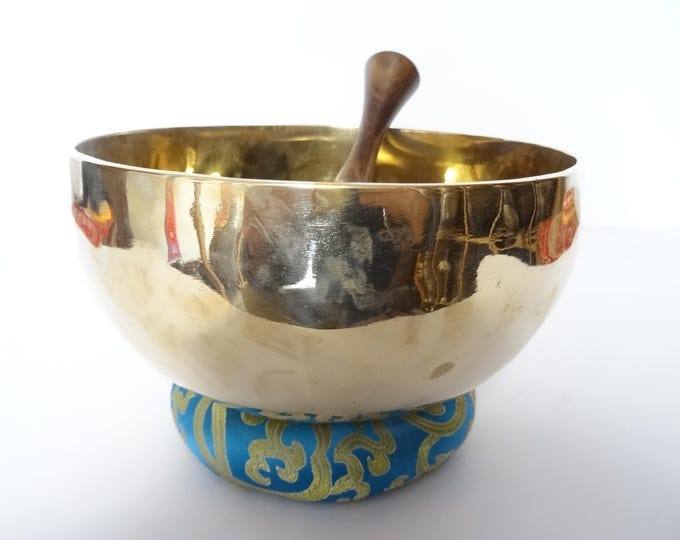7.5" Tibetan Singing Bowl: Handmade Sound Therapy, Note f#3 Heart