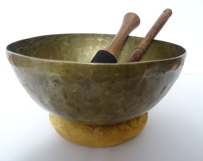 Antique Tibetan Singing Bowl | Large Jambati 9.5" | Hand Hammered | Himalayan Meditation | Sound Therapy | Healing Yoga | Note F2