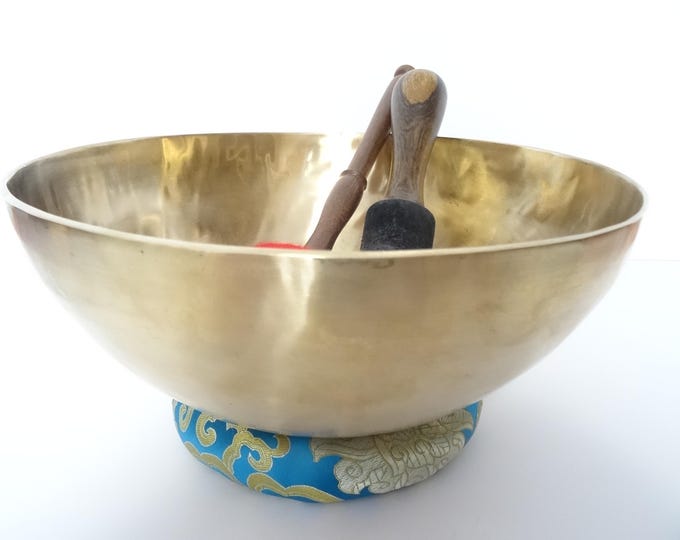 11.25" Large, New Sound Therapy, Tibetan Singing Bowl, Hand Made, Healing, Note F#2, Heart