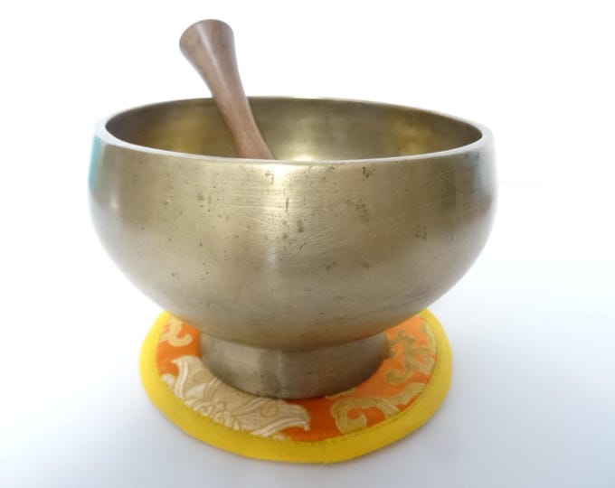 Antique Naga Pedestal Singing Bowl: Himalayan Sound Therapy, Note D#4
