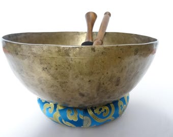Antique Jambati Singing Bowl: 9.5" Hand Hammered Himalayan Bowl, Note G#2