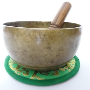 Antique Thadobati Tibetan Singing Bowl Hand Hammered Himalayan Meditation Sound Therapy C#4