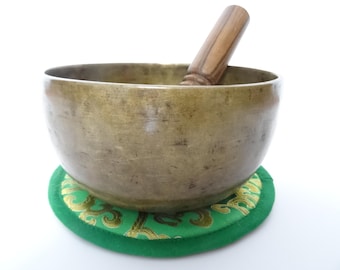 Antique Thadobati Tibetan Singing Bowl Hand Hammered Himalayan Meditation Sound Therapy C#4