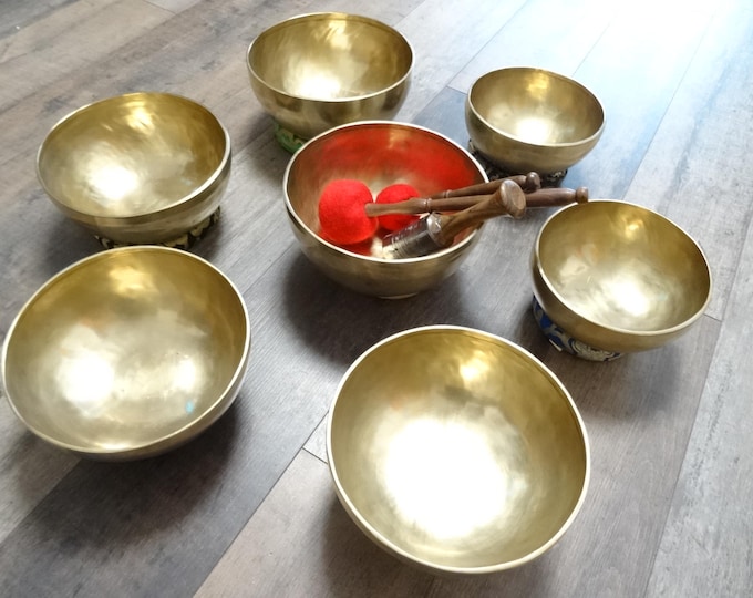 Handmade Sound Therapy Singing Bowl Set, 7 Large Bowls, Nepal