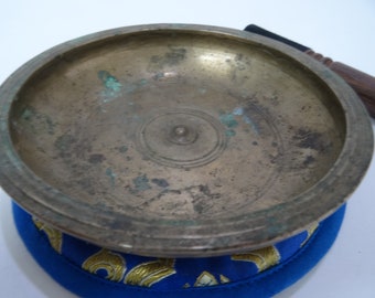 Antique Thadobati Shiva Lingam Singing Bowl: Himalayan Sound Therapy, Note F5