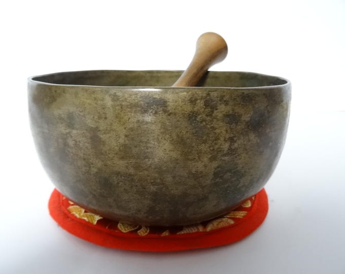 Antique Thadobati Tibetan Singing Bowl Hand Hammered Himalayan Meditation Sound Therapy G#3