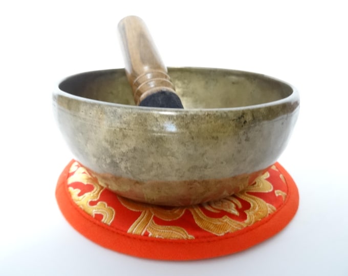 Antique Thadobati, Tibetan Singing Bowl, Hand Hammered, Himalayan, Sound Therapy, Yoga Meditation, Note F#4
