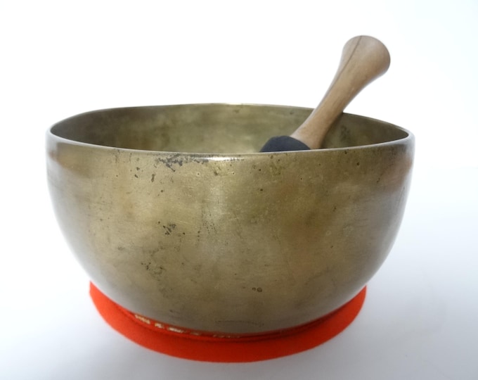 Antique Thadobati Tibetan Singing Bowl Hand Hammered Himalayan Sound Therapy G#3