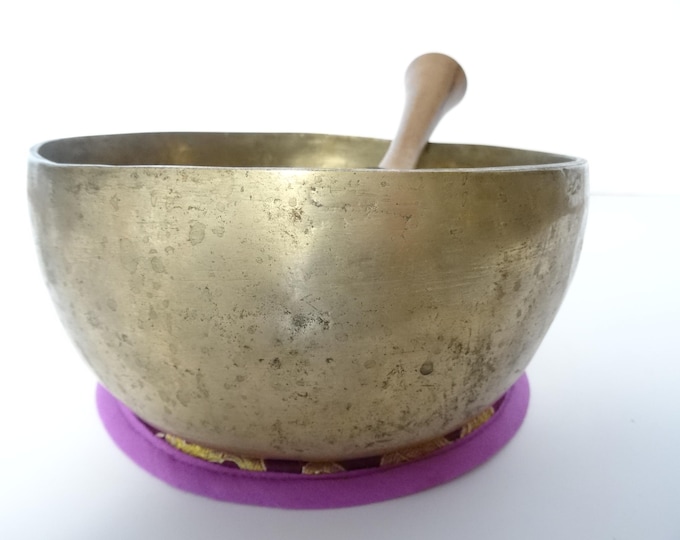 Antique Thadobati Tibetan Singing Bowl Hand Hammered Himalayan Meditation Sound Therapy A3