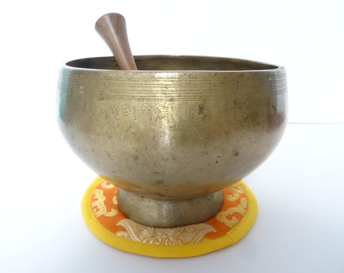 Antique Naga Pedestal Singing Bowl: Himalayan Sound Therapy, Note D4