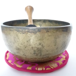 Antique Thadobati Tibetan Singing Bowl Hand Hammered Himalayan Meditation Sound Therapy C4