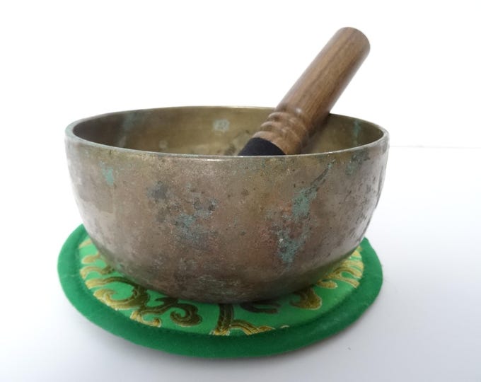 Antique Thadobati Tibetan Singing Bowl Hand Hammered Himalayan Meditation Sound Therapy D4