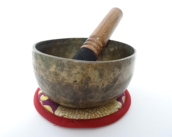 Antique Thadobati Cup Tibetan Singing Bowl Hand Hammered Himalayan Note G4