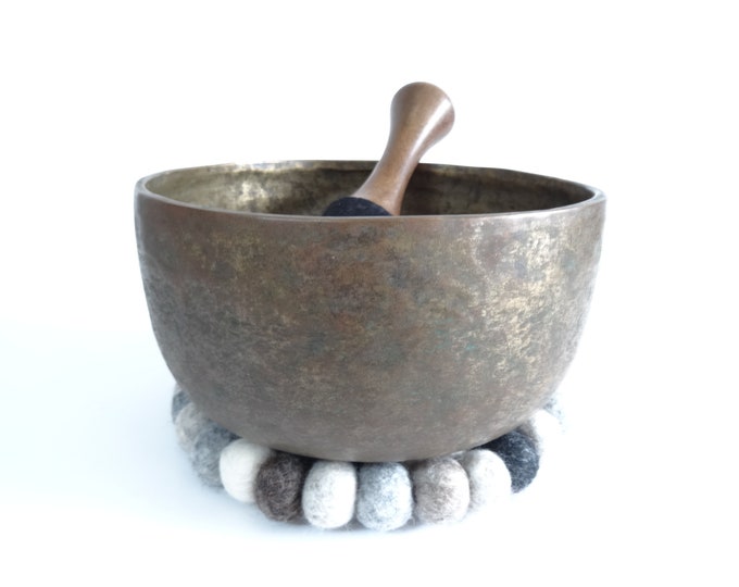 Large Antique Thadobati, Tibetan Singing Bowl, Hand Hammered, Himalayan, Sound Therapy, Yoga Meditation, Note A3
