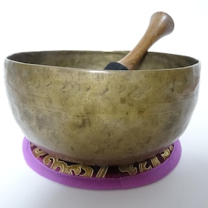 Antique Thadobati Tibetan Singing Bowl Hand Hammered Himalayan Meditation Sound Therapy F3