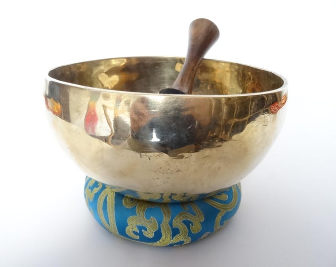 7" Tibetan Singing Bowl: Handmade Sound Therapy, Note A#3 Third Eye