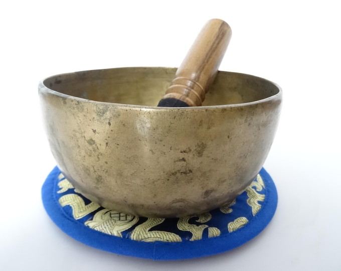 Antique Thadobati, Tibetan Singing Bowl, Hand Hammered, Himalayan, Sound Therapy, Yoga Meditation, Note B3