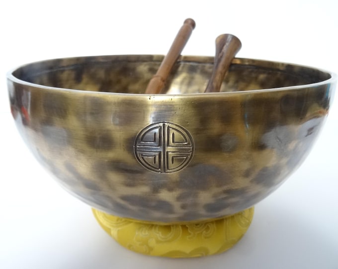 Full Moon Tibetan Singing Bowl: 10.5" A2 Sound Therapy Bowl Third Eye Chakra