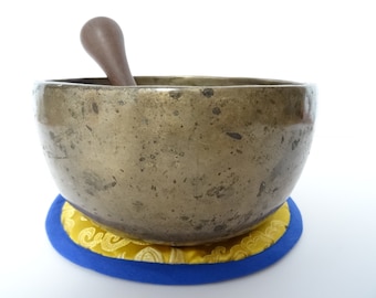 Large Antique 7.5" Thadobati Tibetan Singing Bowl Hand Hammered Himalayan Note D4