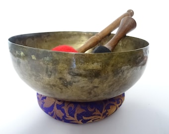 Antique Jambati Singing Bowl: 8.5" Hand Hammered Himalayan Bowl, Note C3