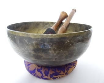 Antique Jambati Singing Bowl: 8" Hand Hammered Himalayan Bowl, Note D3
