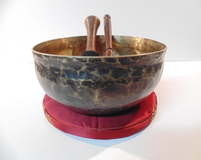 Antique Ultabati Tibetan Himalayan Singing Bowl Hand Made Meditation Sound Therapy Healing B