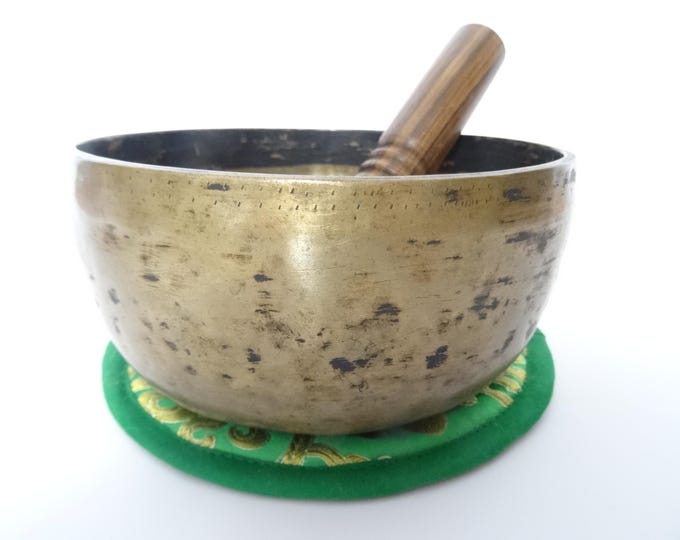 Antique Thadobati Tibetan Singing Bowl Hand Hammered Himalayan Meditation Sound Therapy C4