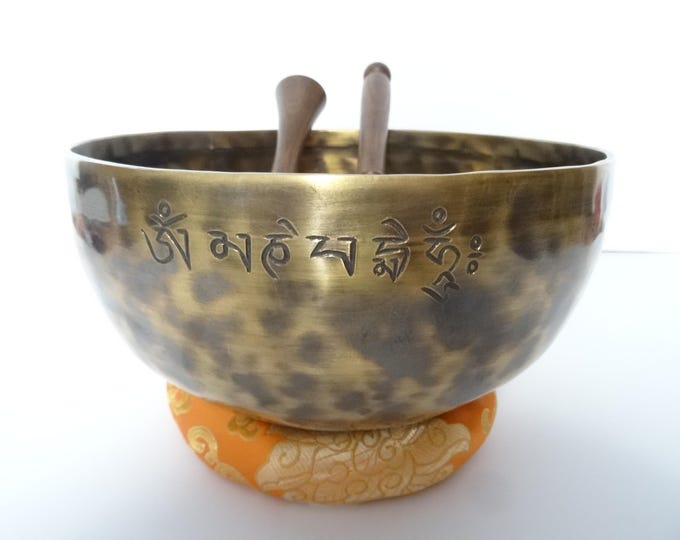 Full Moon Tibetan Singing Bowl: 8.5" D#3 Note, Sound Therapy Sacral Chakra